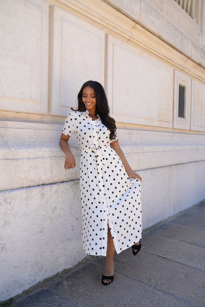 Robe à pois avec ceinture