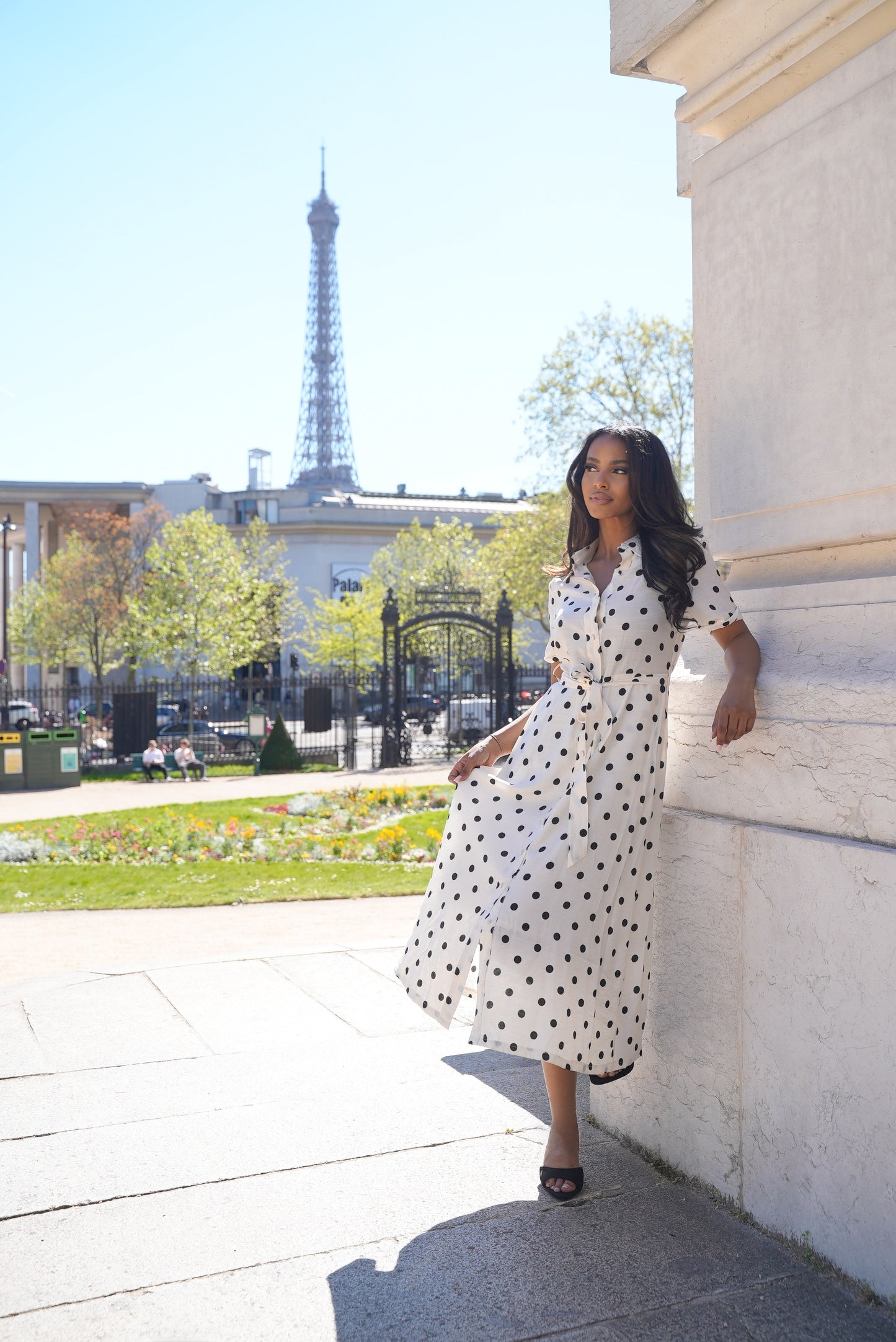 Robe à pois avec ceinture