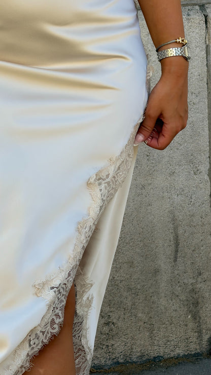 Robe satin à dentelle [Bleu]